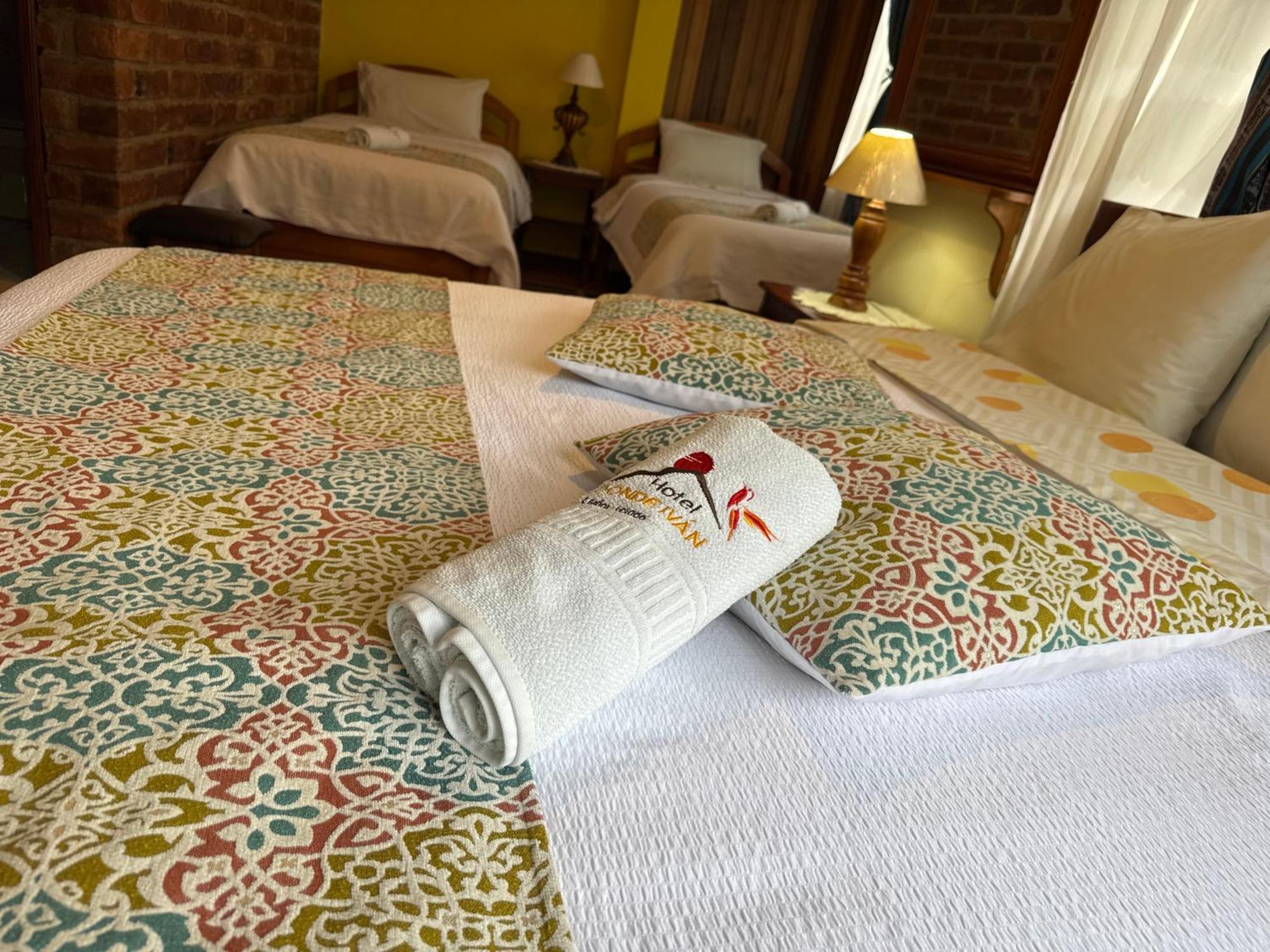 Hotel Donde Ivan بانيوس المظهر الخارجي الصورة